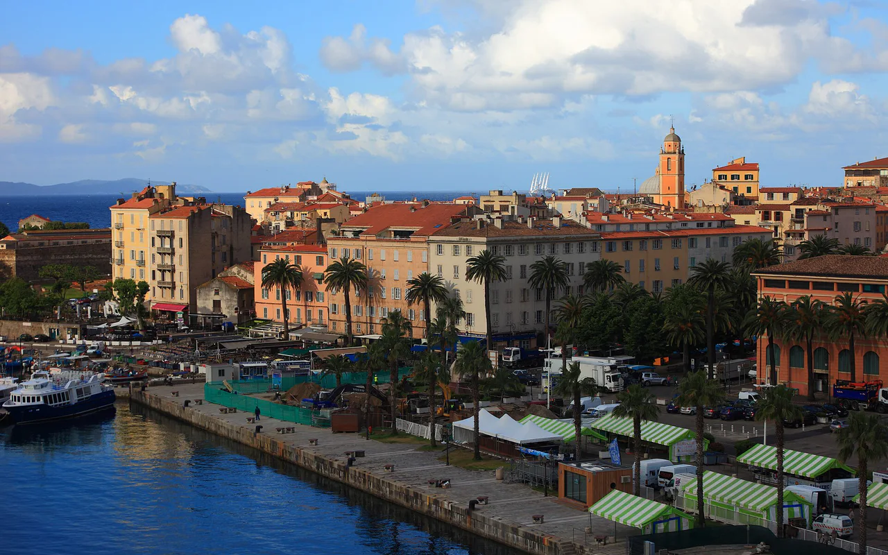 Vista de la ciudad de Ajaccio