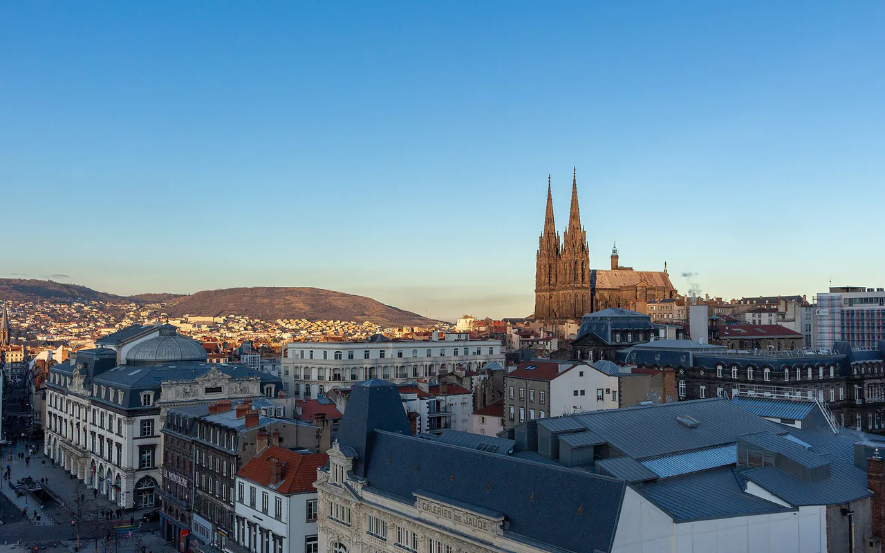 Vista da cidade de Clermont-Ferrand