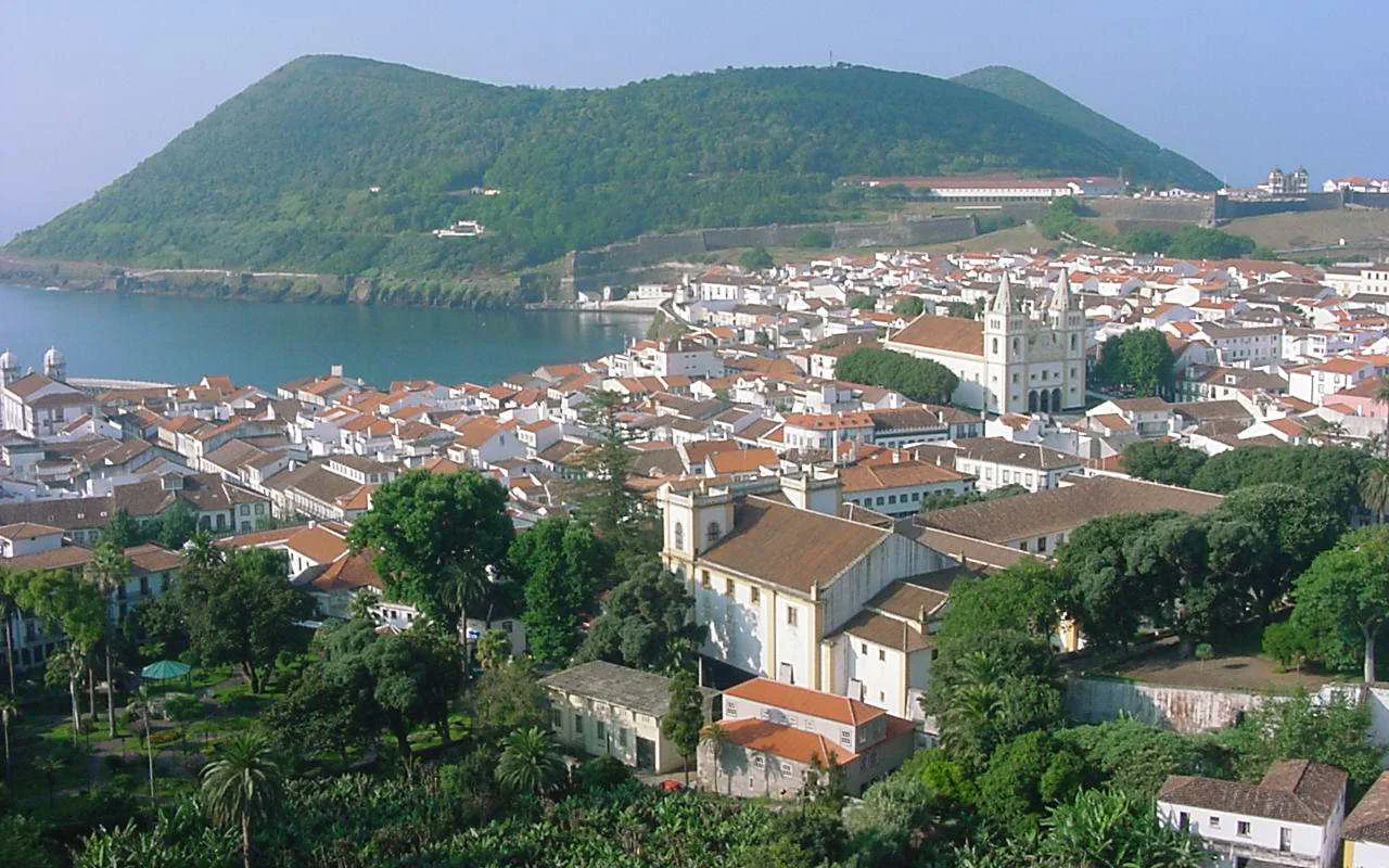Widok na miasto Angra do Heroísmo